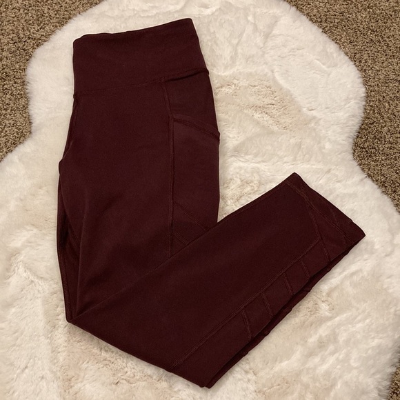 Athleta Tall Slash Stealth 7/8 Tight Legging - Size Medium - Picture 7 of 14